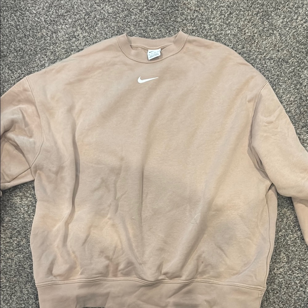 Nike women’s tan oversized crewneck